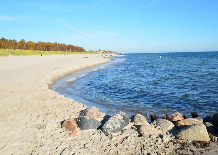 Storchennest Haushaelfte Feriehus Grömitz