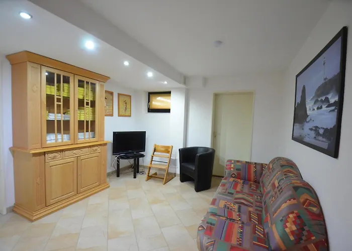 Storchennest Haushaelfte