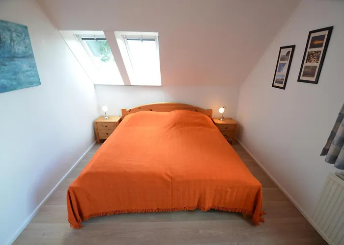 Storchennest Haushaelfte